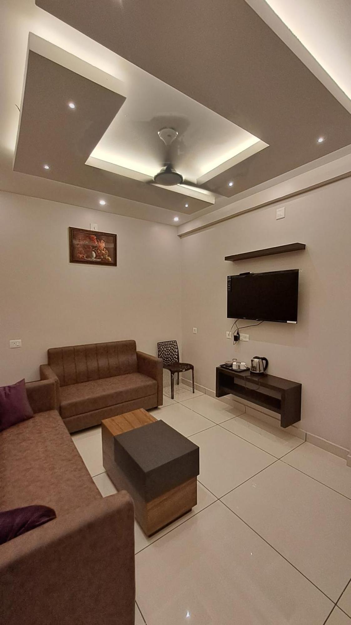 Capital Square Aparthotel Erattupetta Kültér fotó
