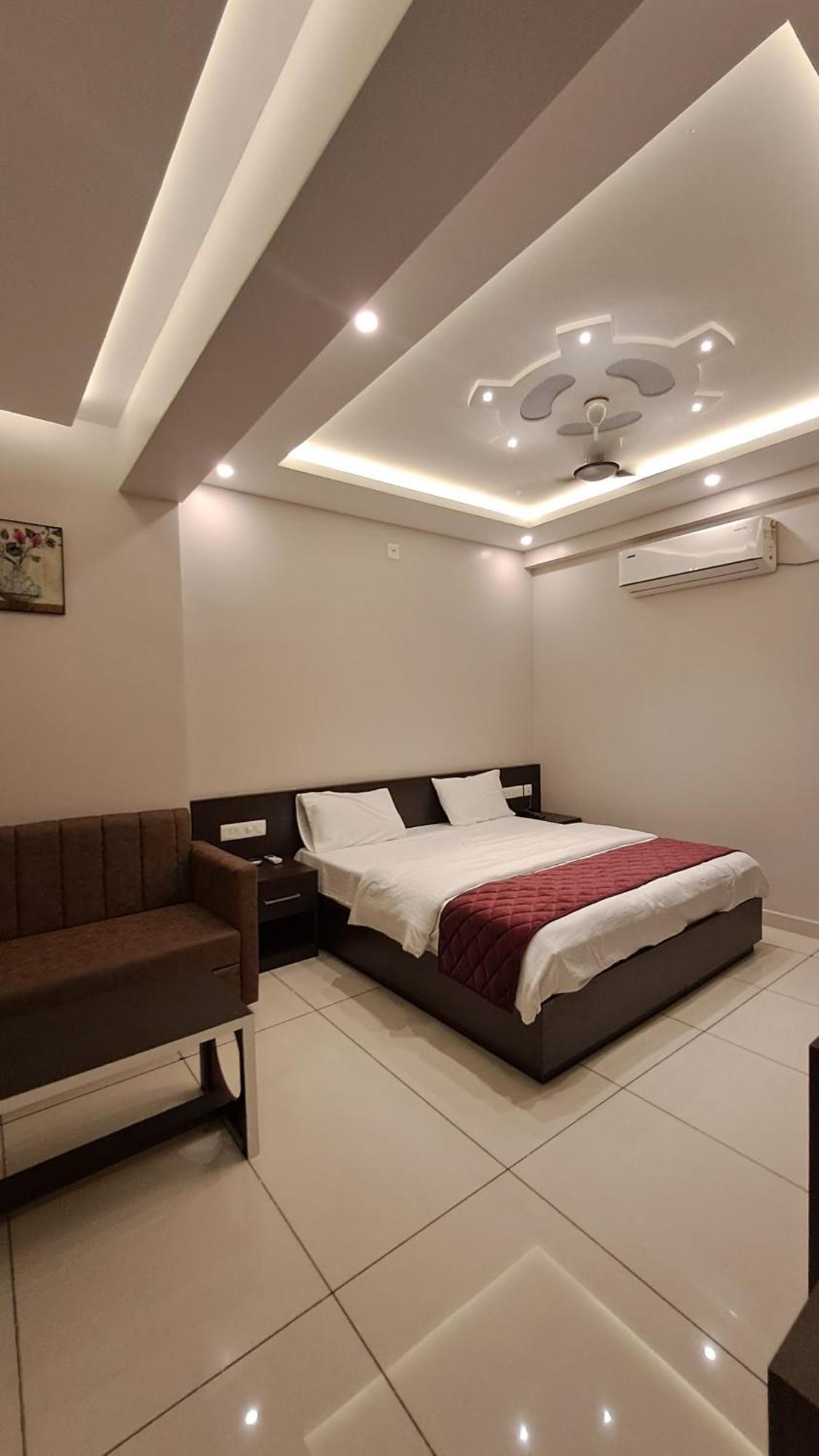 Capital Square Aparthotel Erattupetta Kültér fotó
