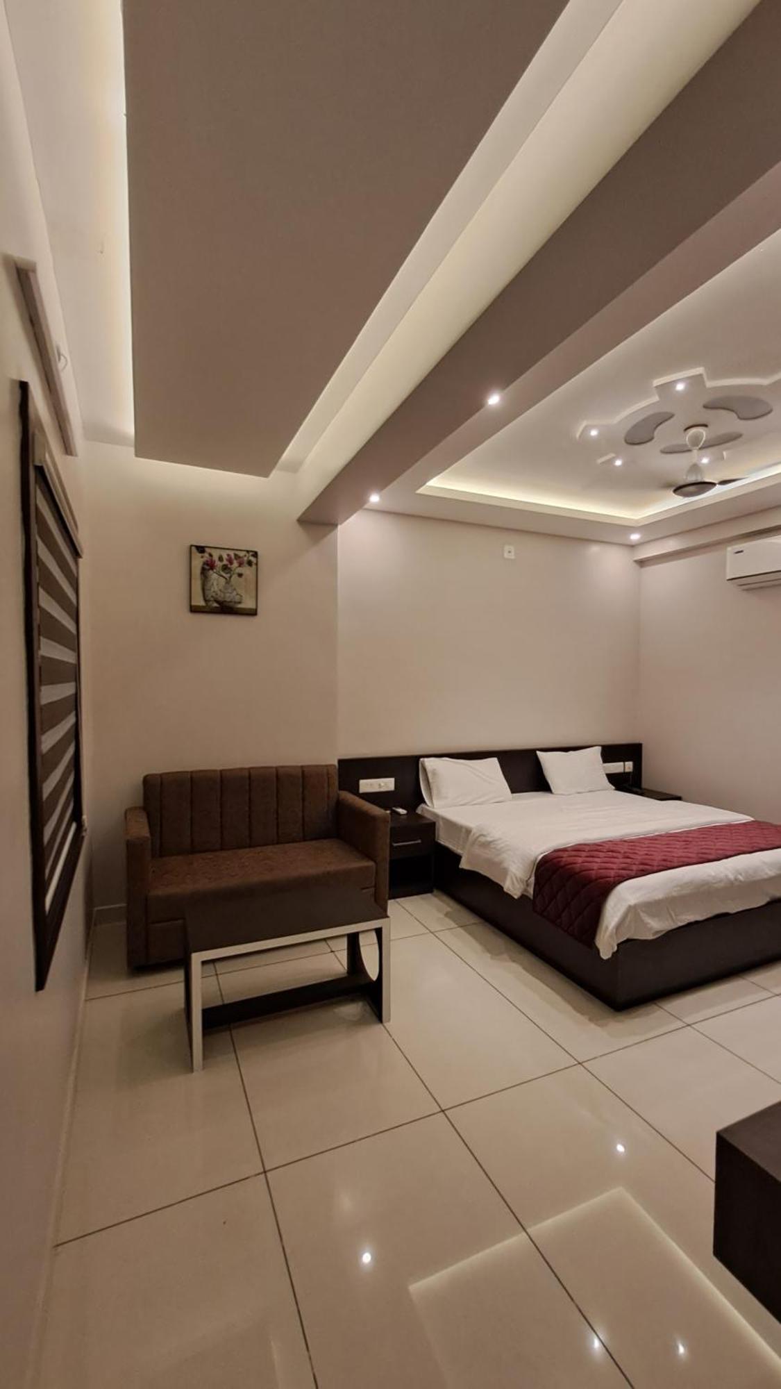 Capital Square Aparthotel Erattupetta Kültér fotó